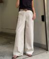 ベージュ
